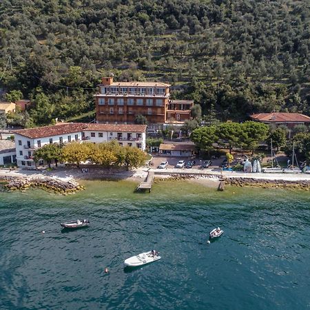 Hotel Nike Бренцоне-суль-Гарда Экстерьер фото