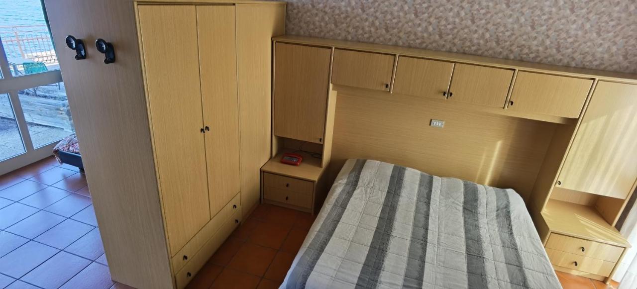 Hotel Nike Бренцоне-суль-Гарда Экстерьер фото